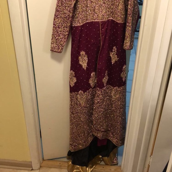 Bollywood Magenta bridal lengha - Picture 4 of 6